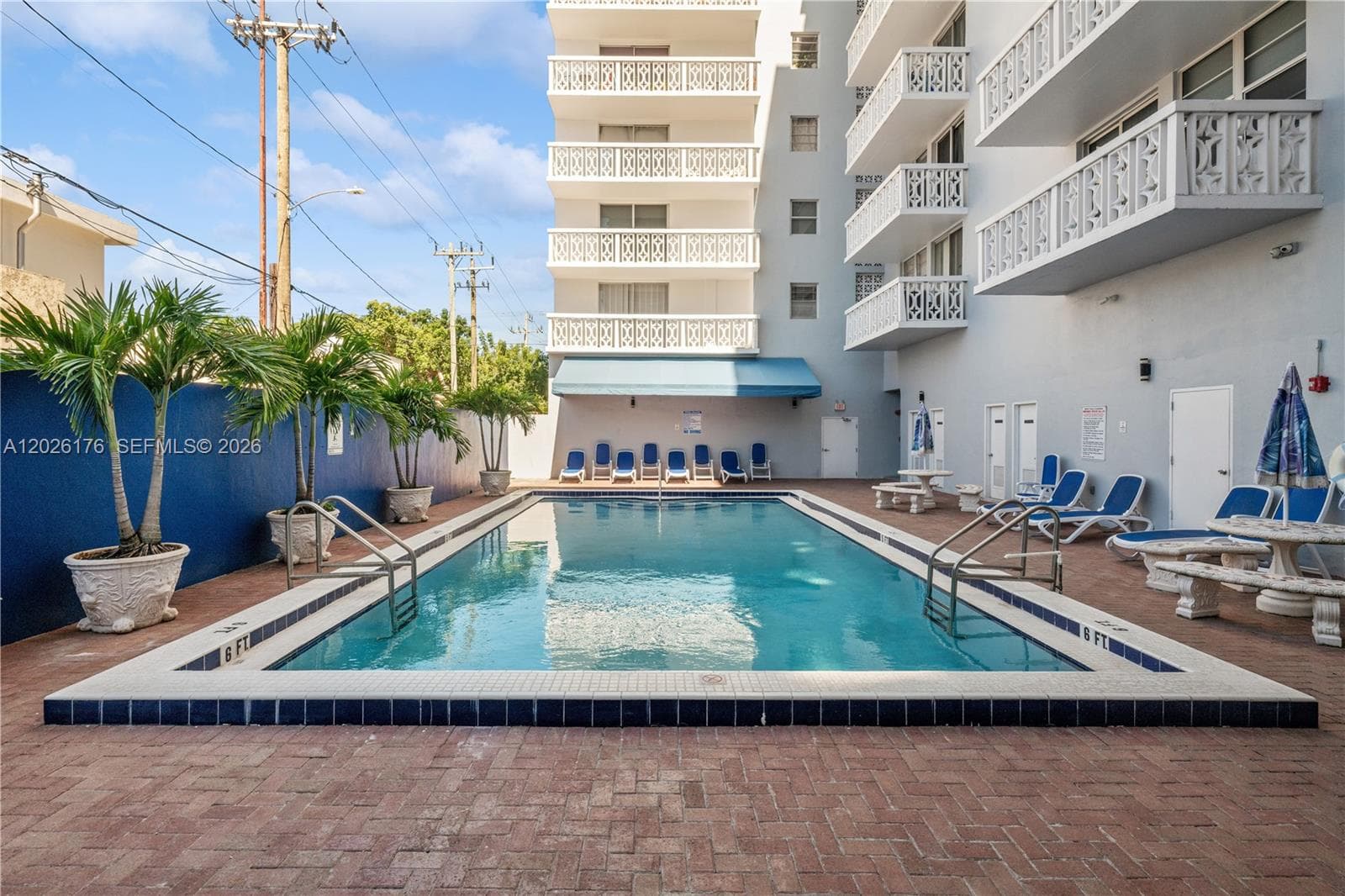 A12026176 — Miami Beach — 25