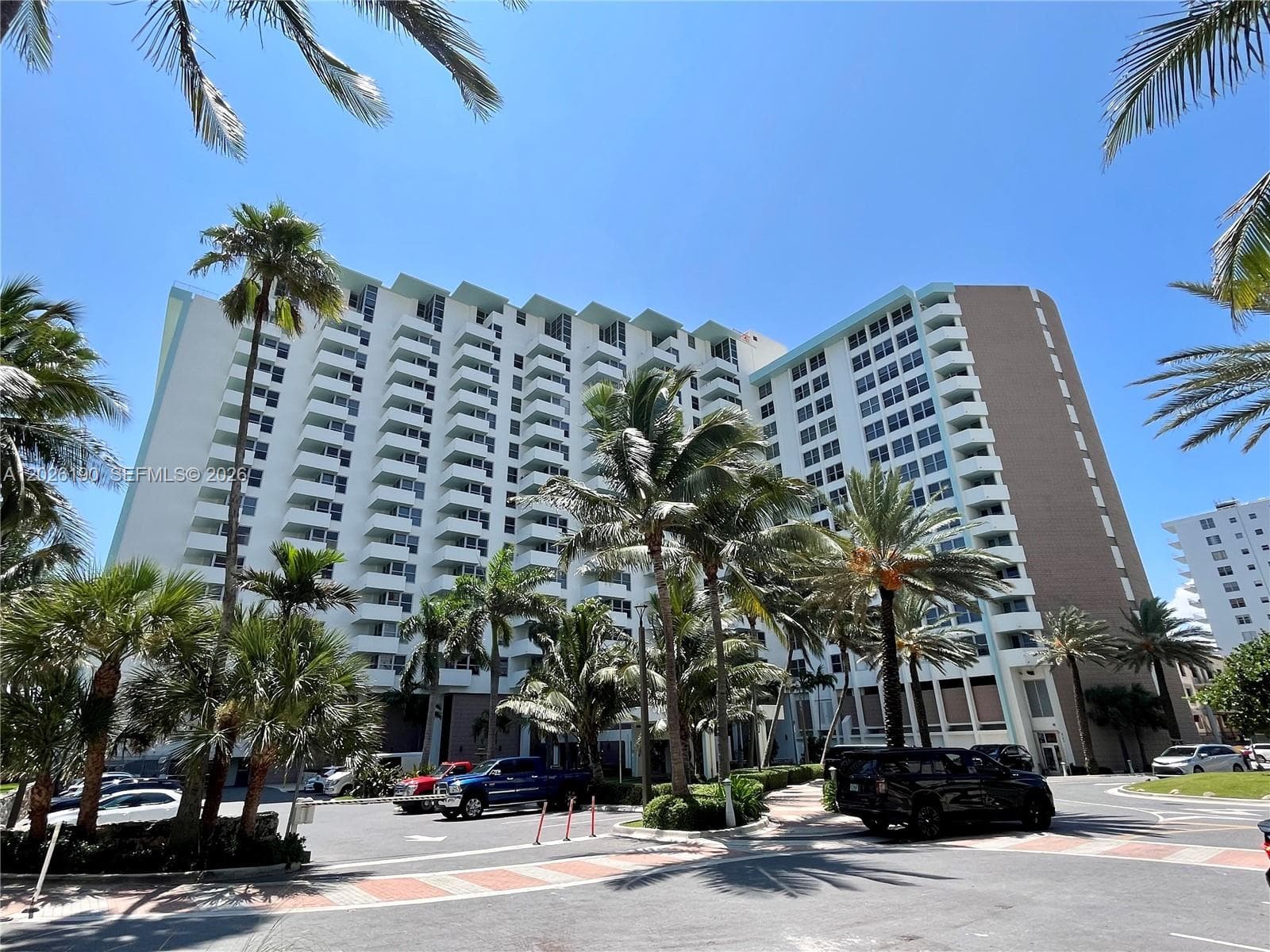 A12026190 — Miami Beach — 18