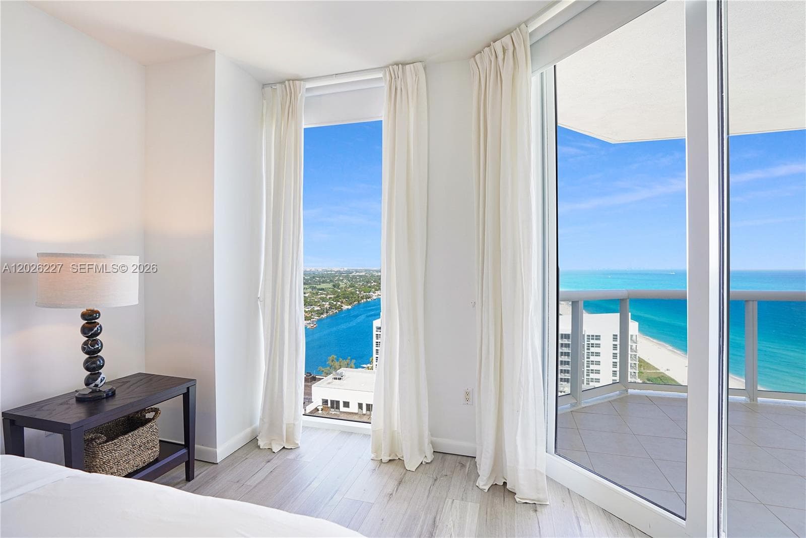 A12026227 — Miami Beach — 25