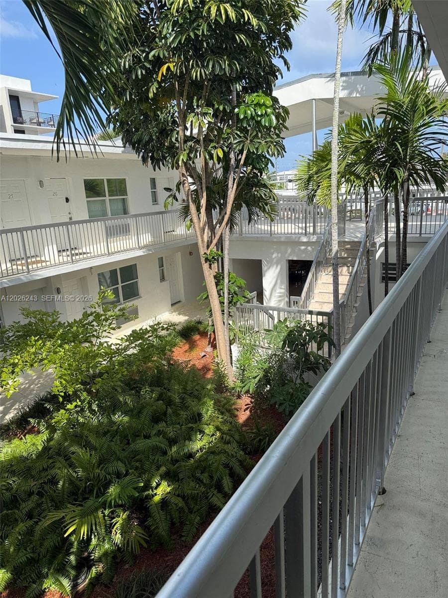 A12026243 — Miami Beach