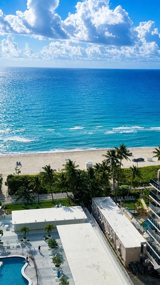 A12026264 — Miami Beach — 2
