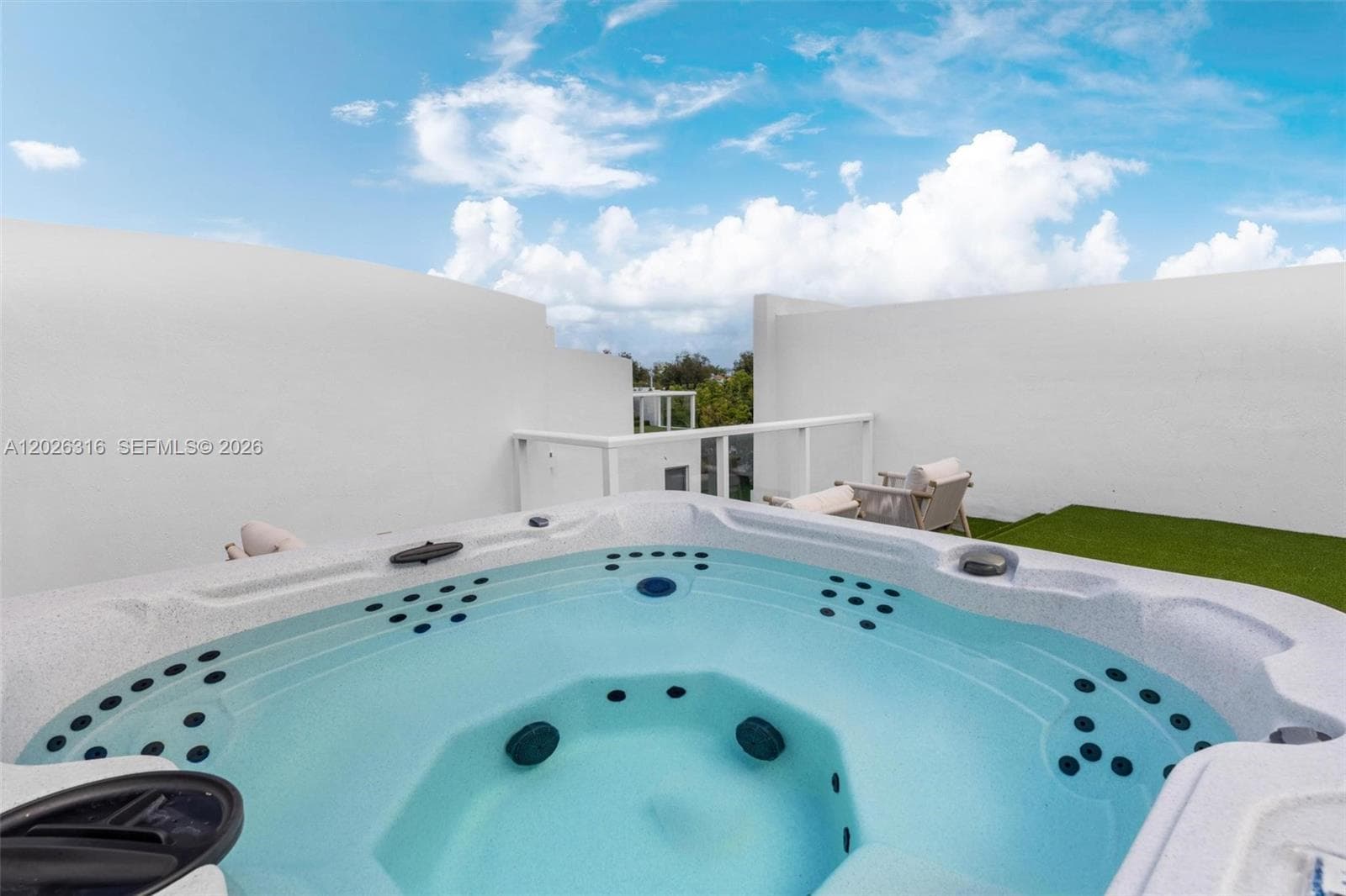A12026316 — Miami Beach — 49