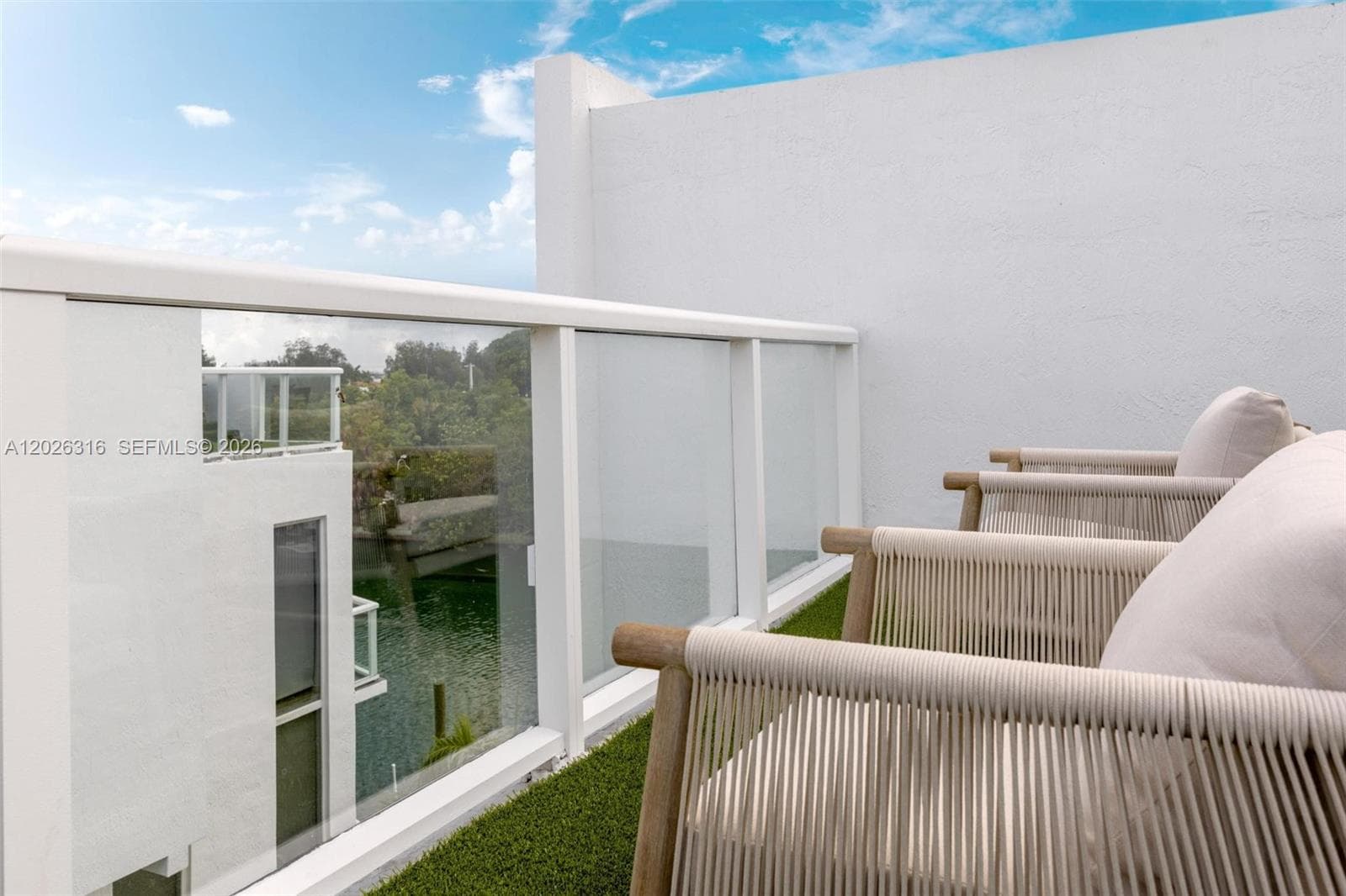 A12026316 — Miami Beach — 51