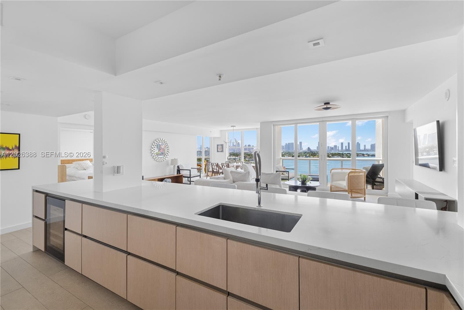 A12026388 — Miami Beach — 16