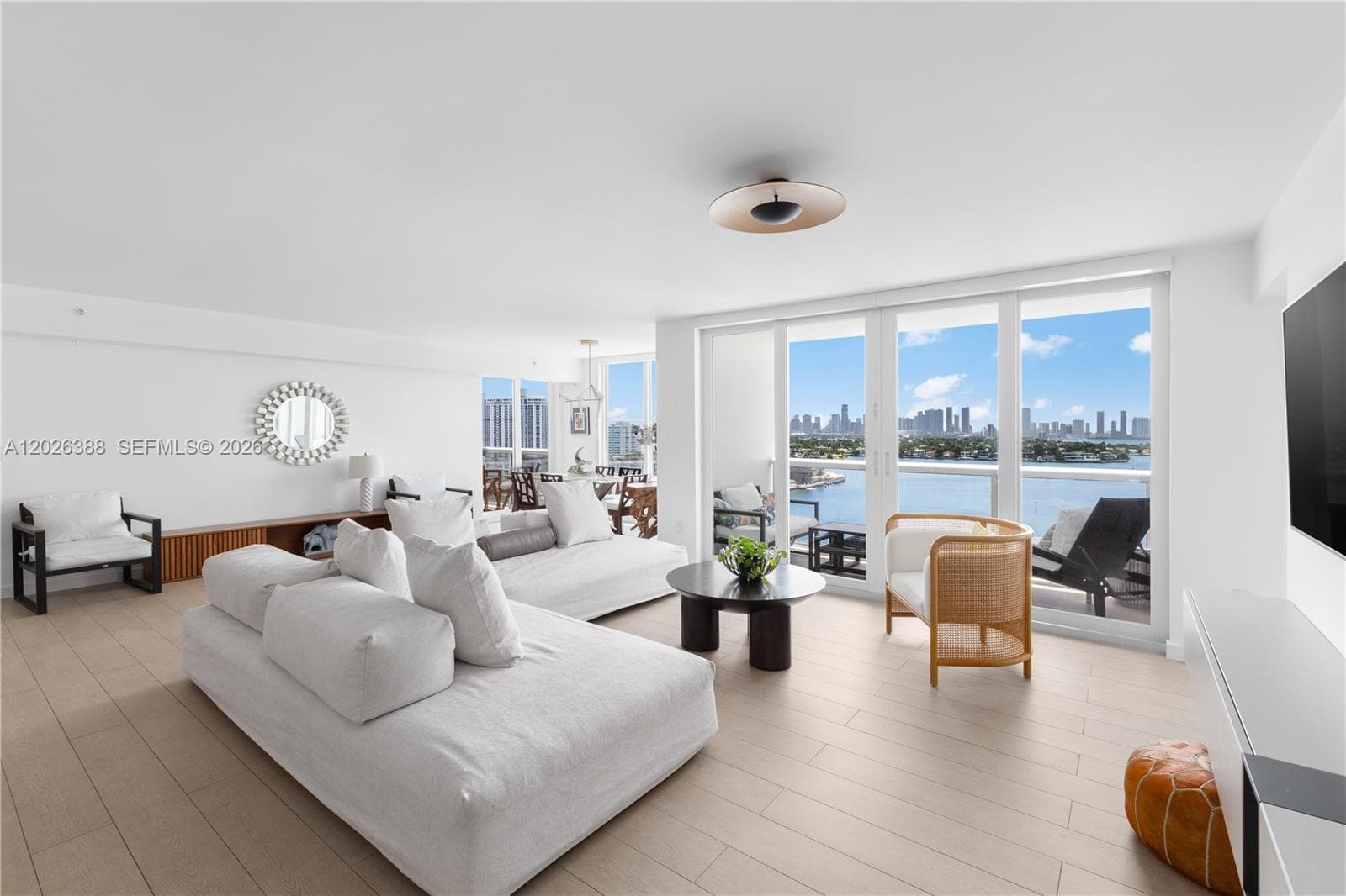 A12026388 — Miami Beach — 4