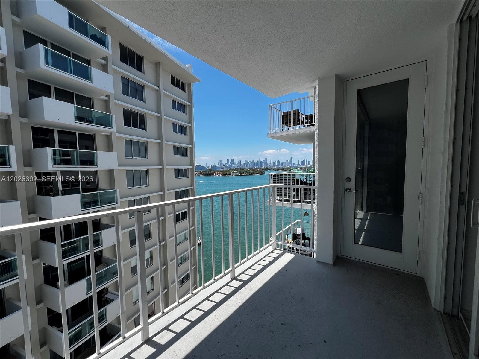 A12026392 — Miami Beach