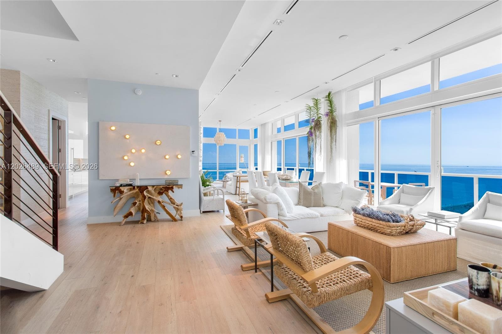 A12026489 — Miami Beach — 2