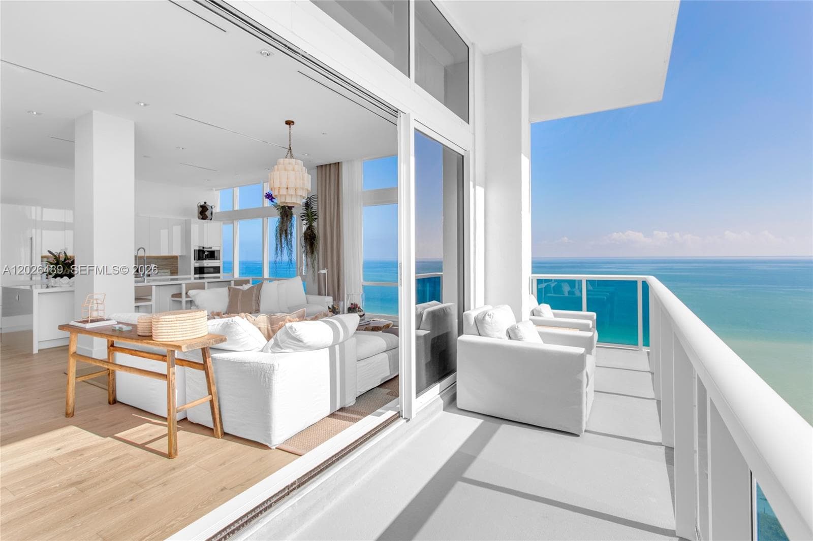 A12026489 — Miami Beach