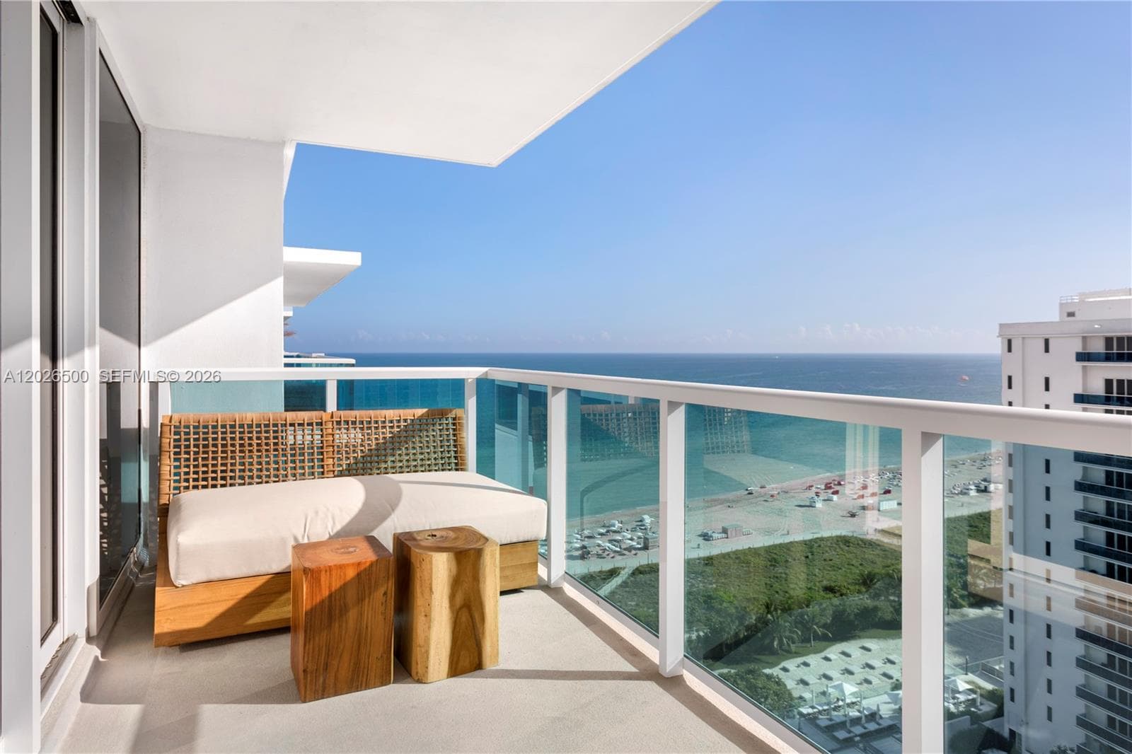 A12026500 — Miami Beach — 2