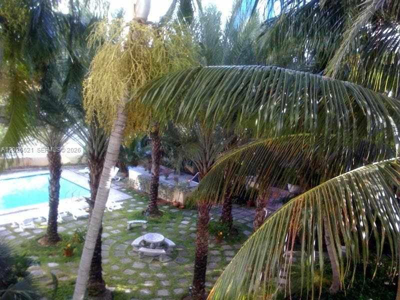A12026521 — Miami Beach