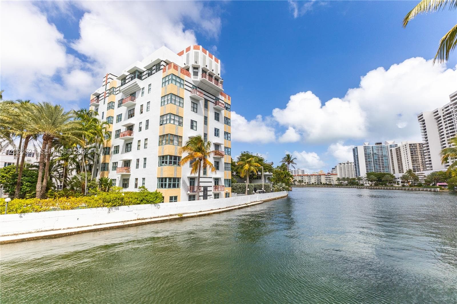 A12026521 — Miami Beach — 28