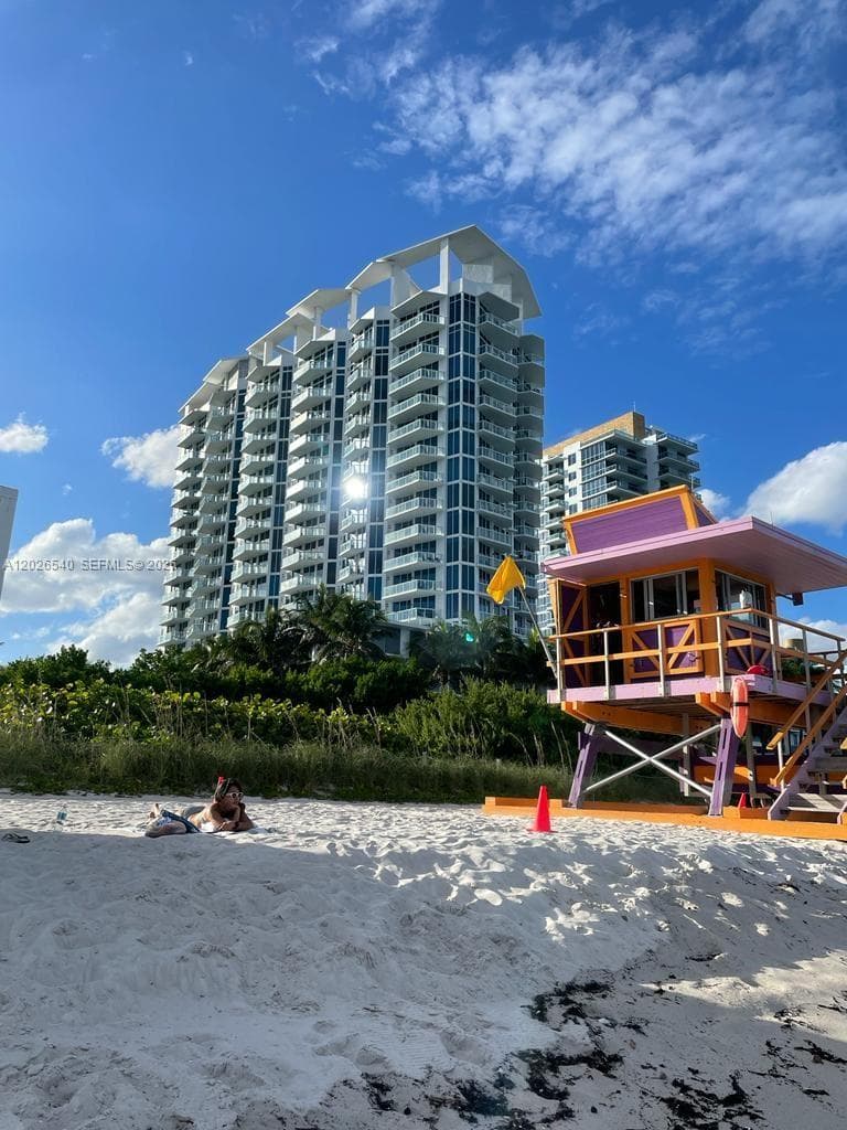 A12026540 — Miami Beach — 2
