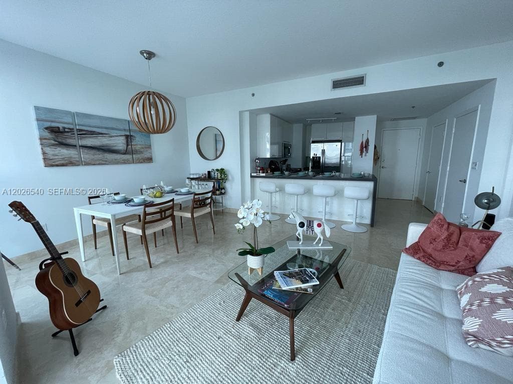 A12026540 — Miami Beach — 7