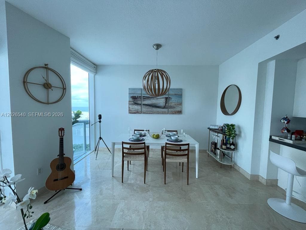 A12026540 — Miami Beach — 18