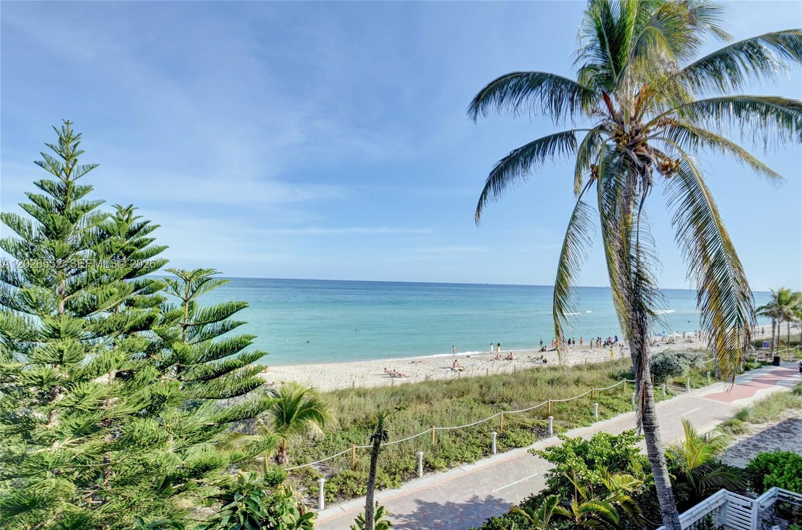 A12026552 — Miami Beach — 31
