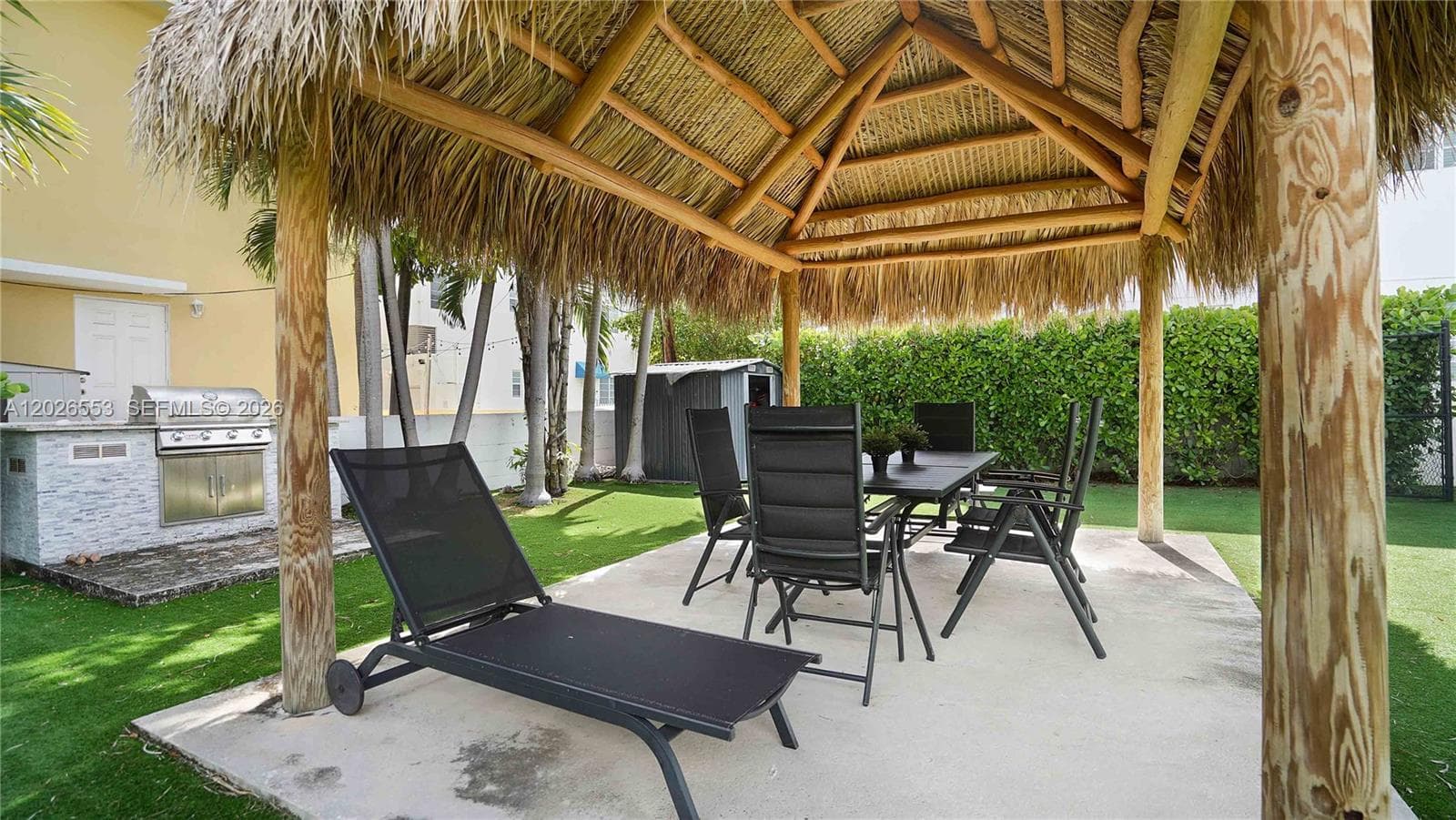 A12026553 — Miami Beach — 32