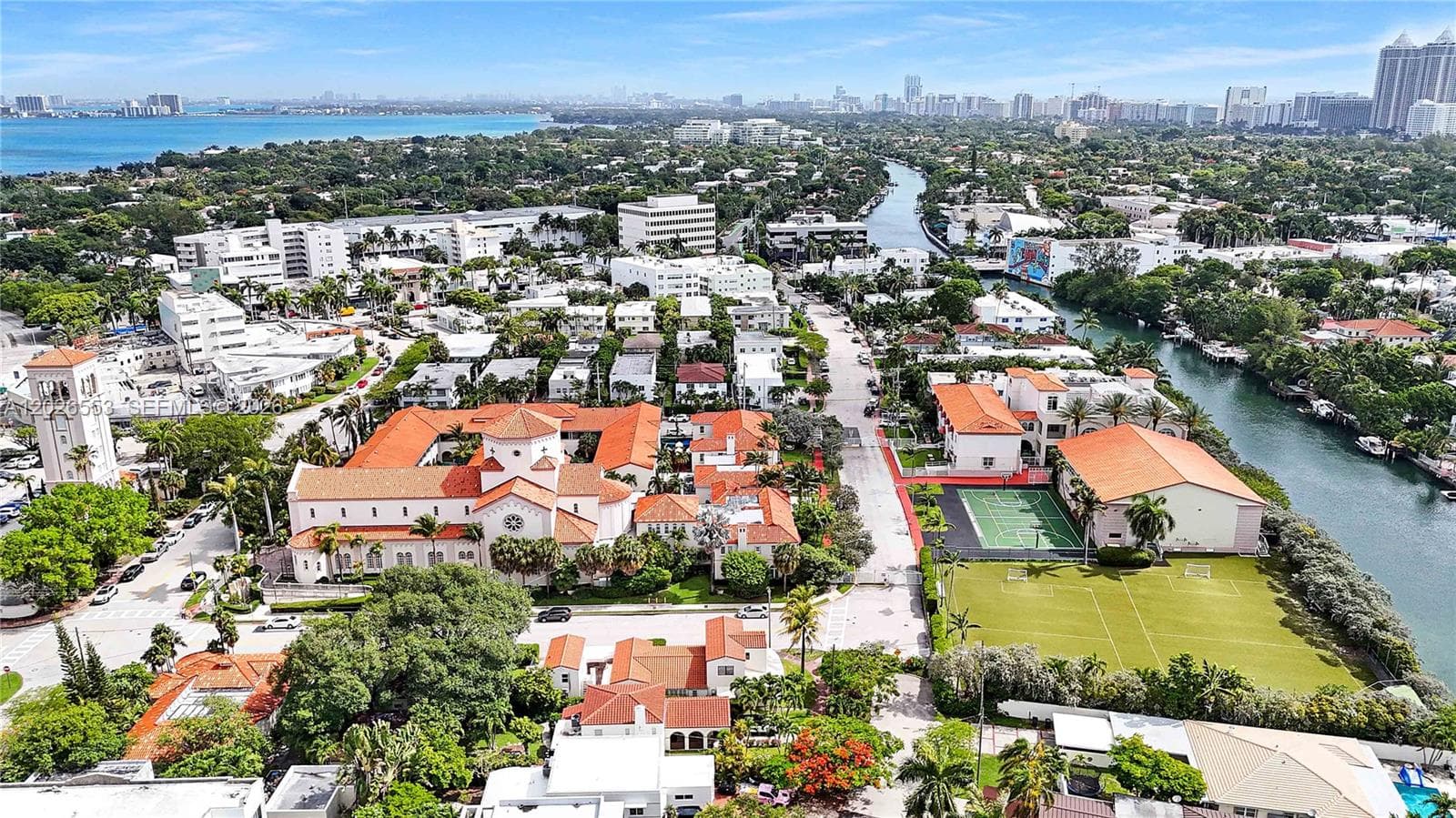 A12026553 — Miami Beach — 49