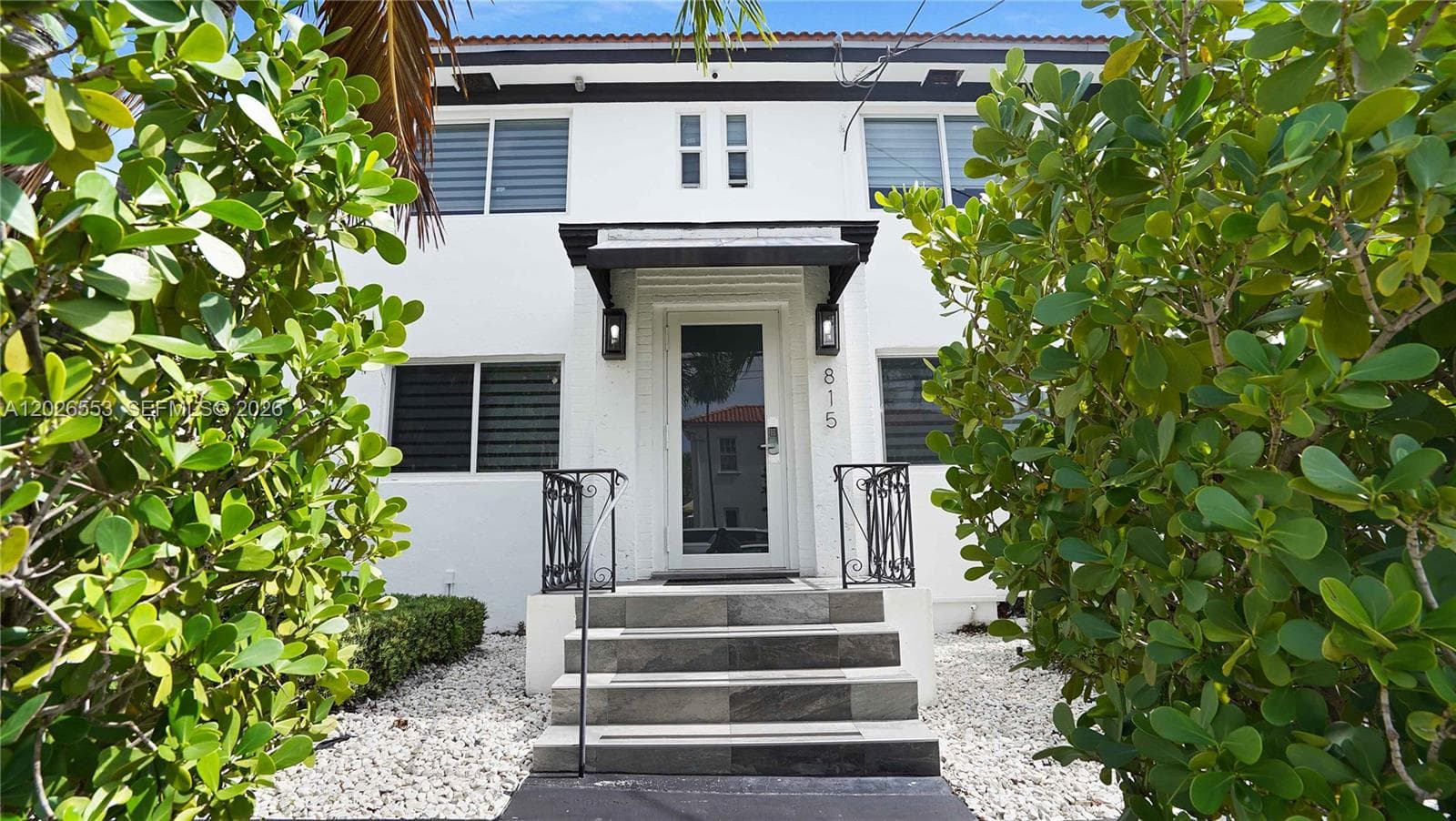 A12026553 — Miami Beach — 25