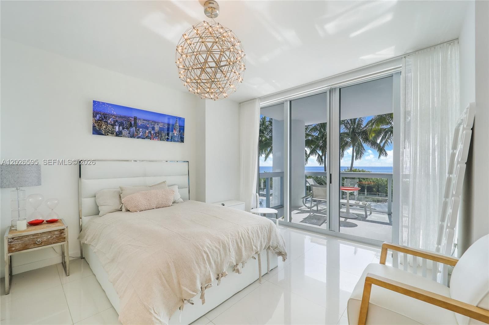 A12026595 — Miami Beach — 6