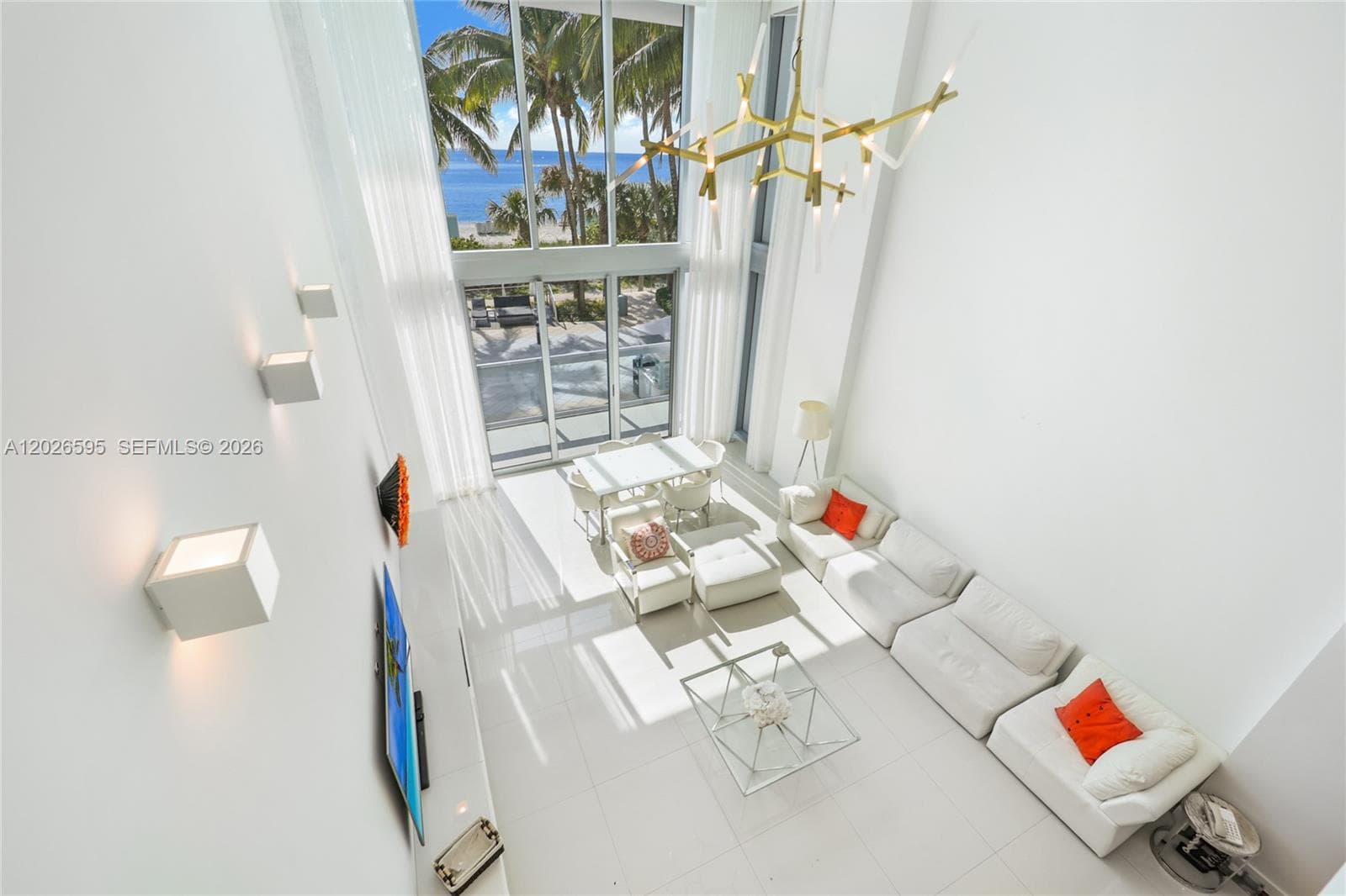 A12026595 — Miami Beach — 5
