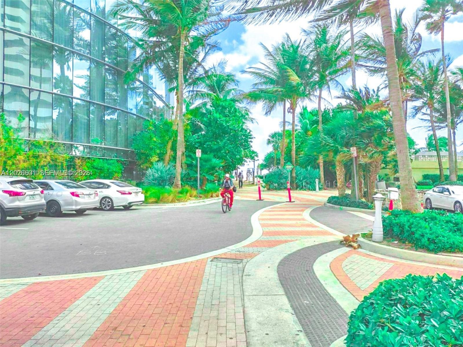 A12026601 — Miami Beach — 7