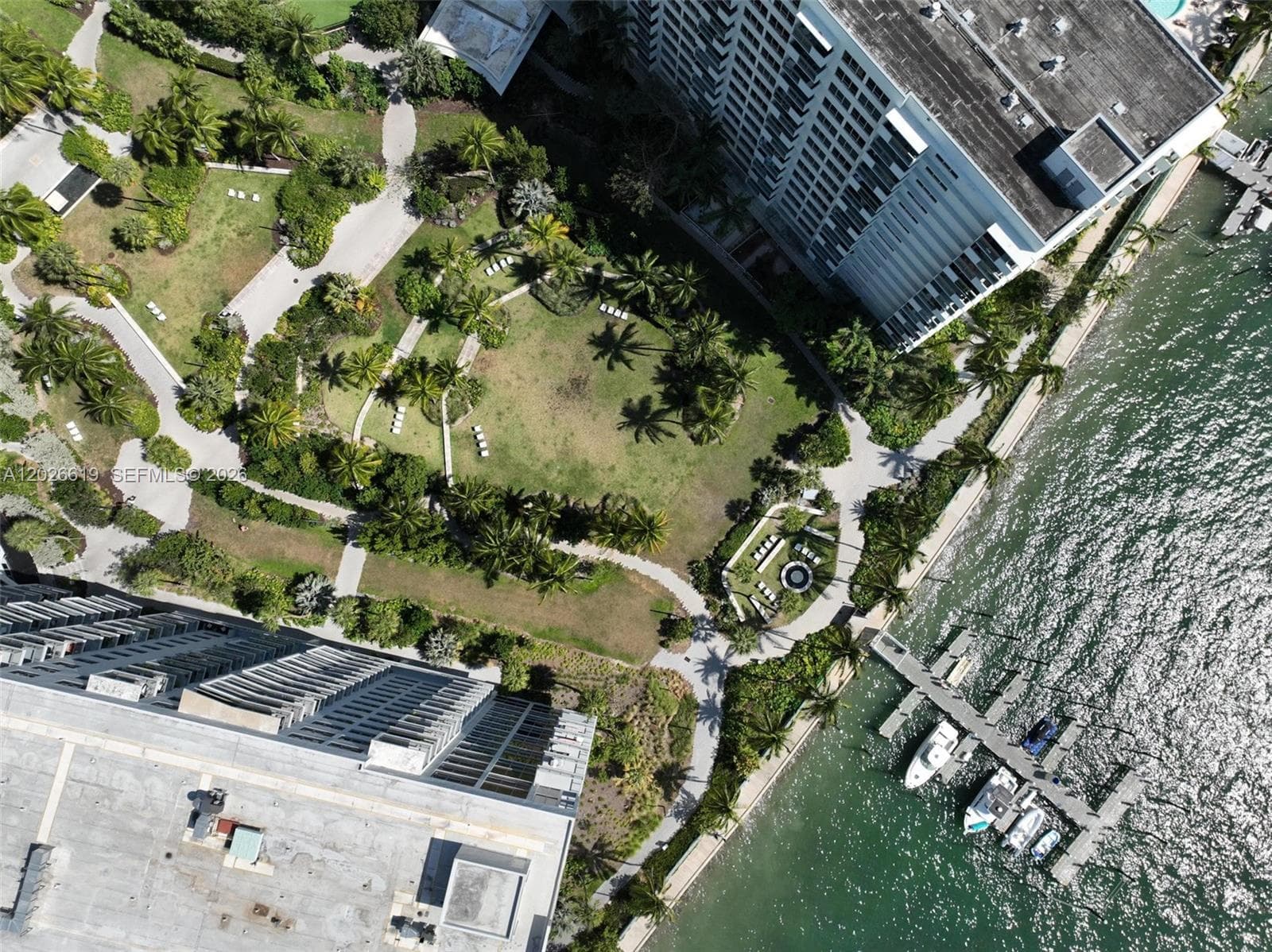 A12026619 — Miami Beach — 26