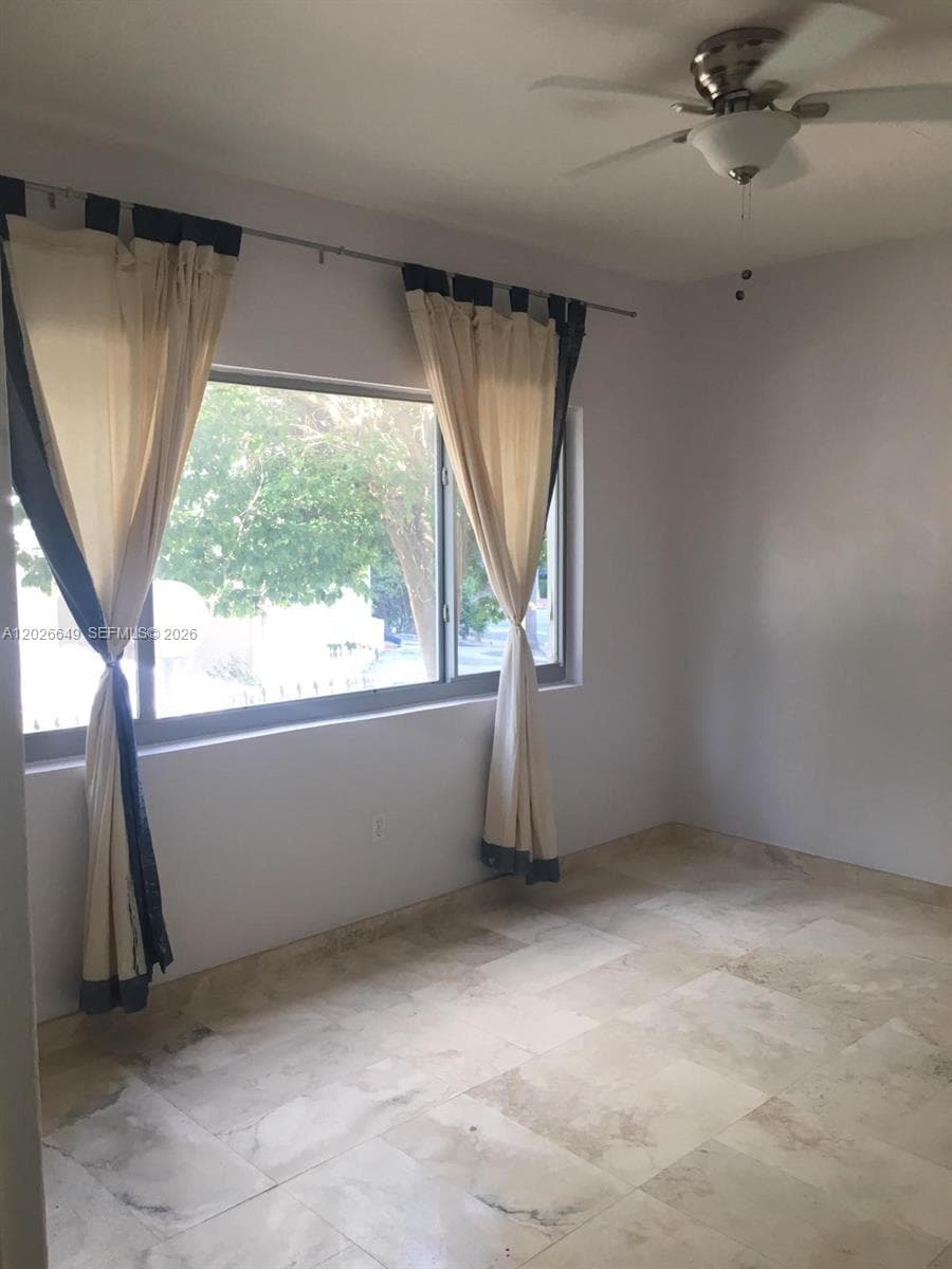 A12026649 — Miami Beach