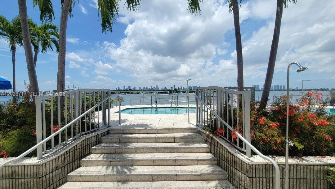 A12026717 — Miami Beach — 20