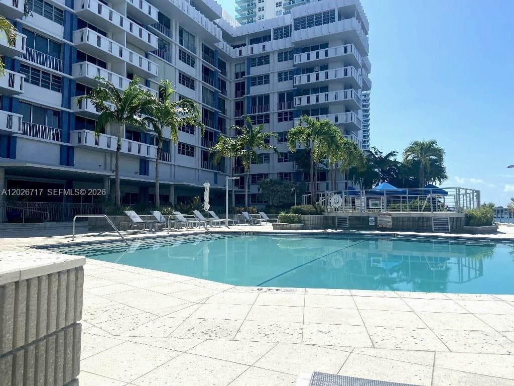 A12026717 — Miami Beach — 18