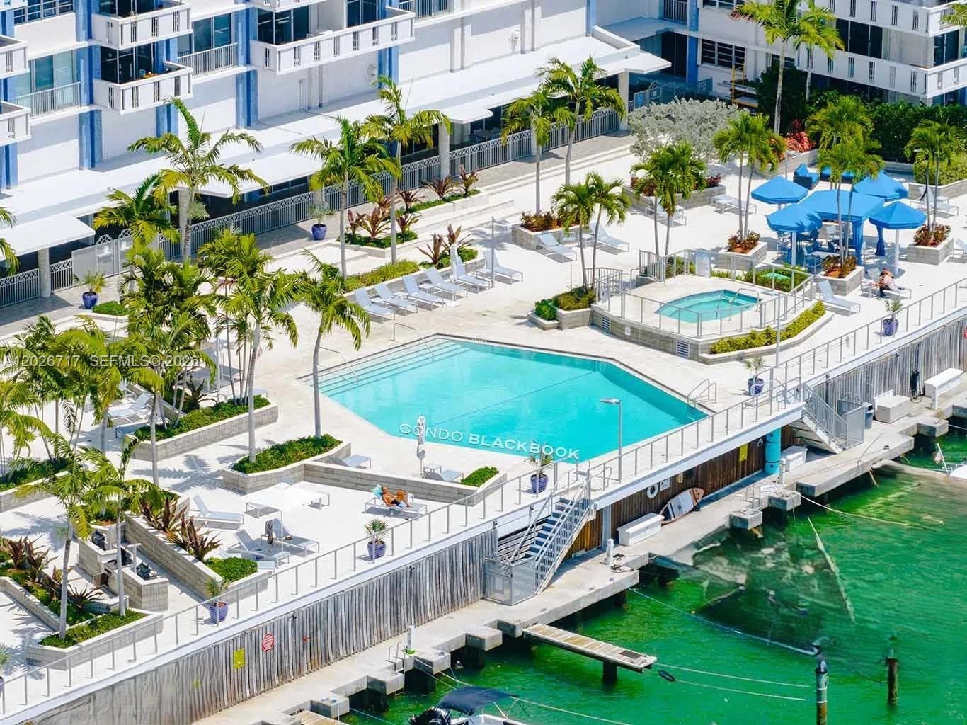 A12026717 — Miami Beach — 37