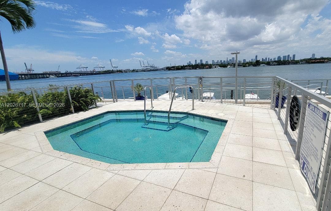 A12026717 — Miami Beach — 19