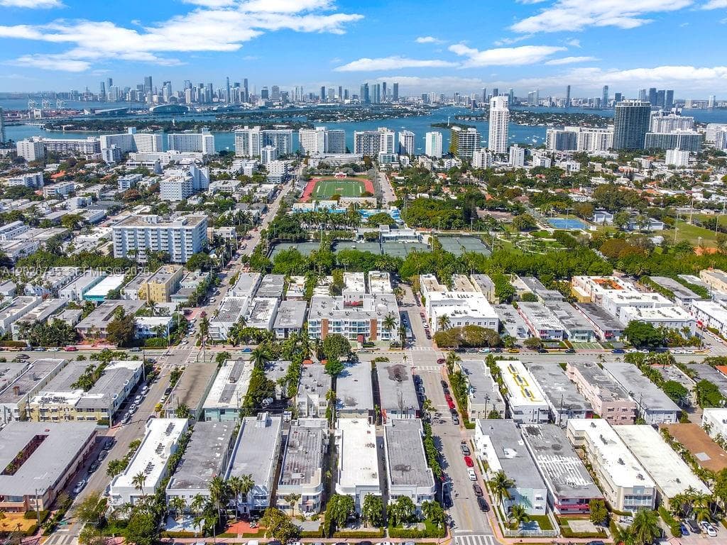 A12026735 — Miami Beach — 27