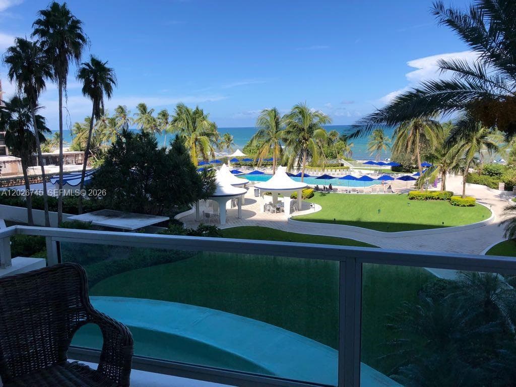 A12026745 — Miami Beach — 47