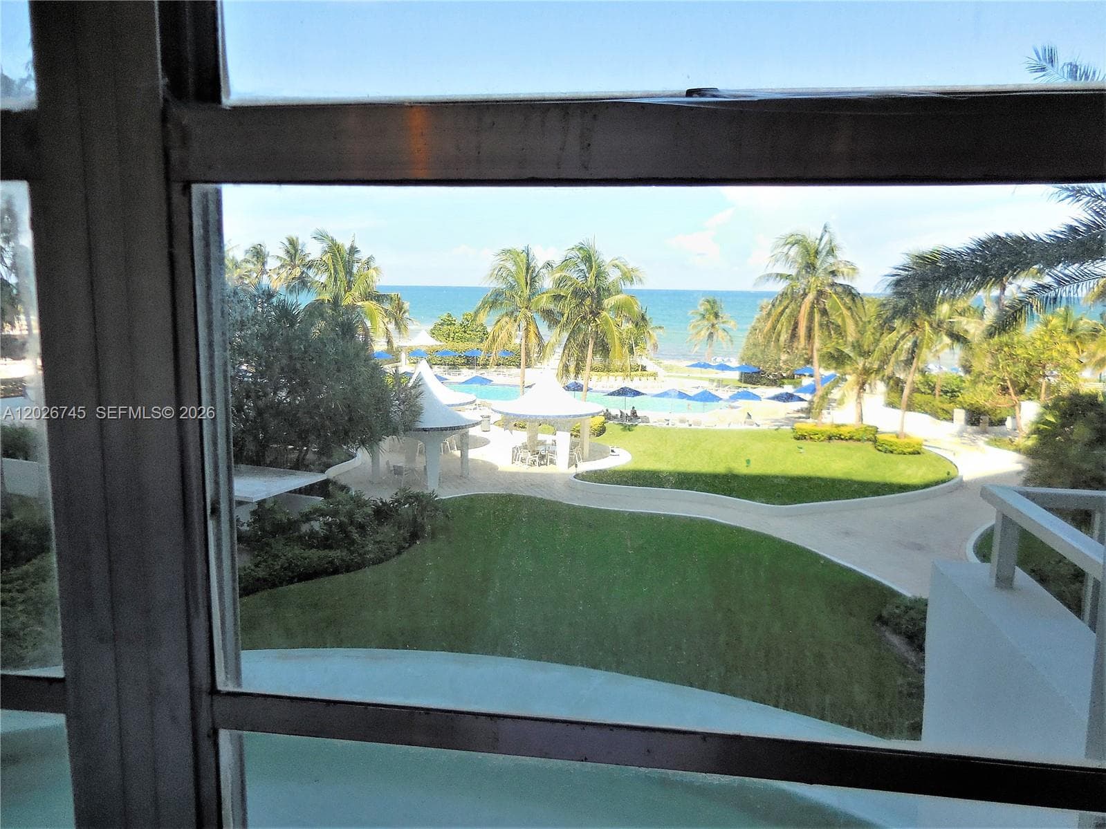 A12026745 — Miami Beach — 28