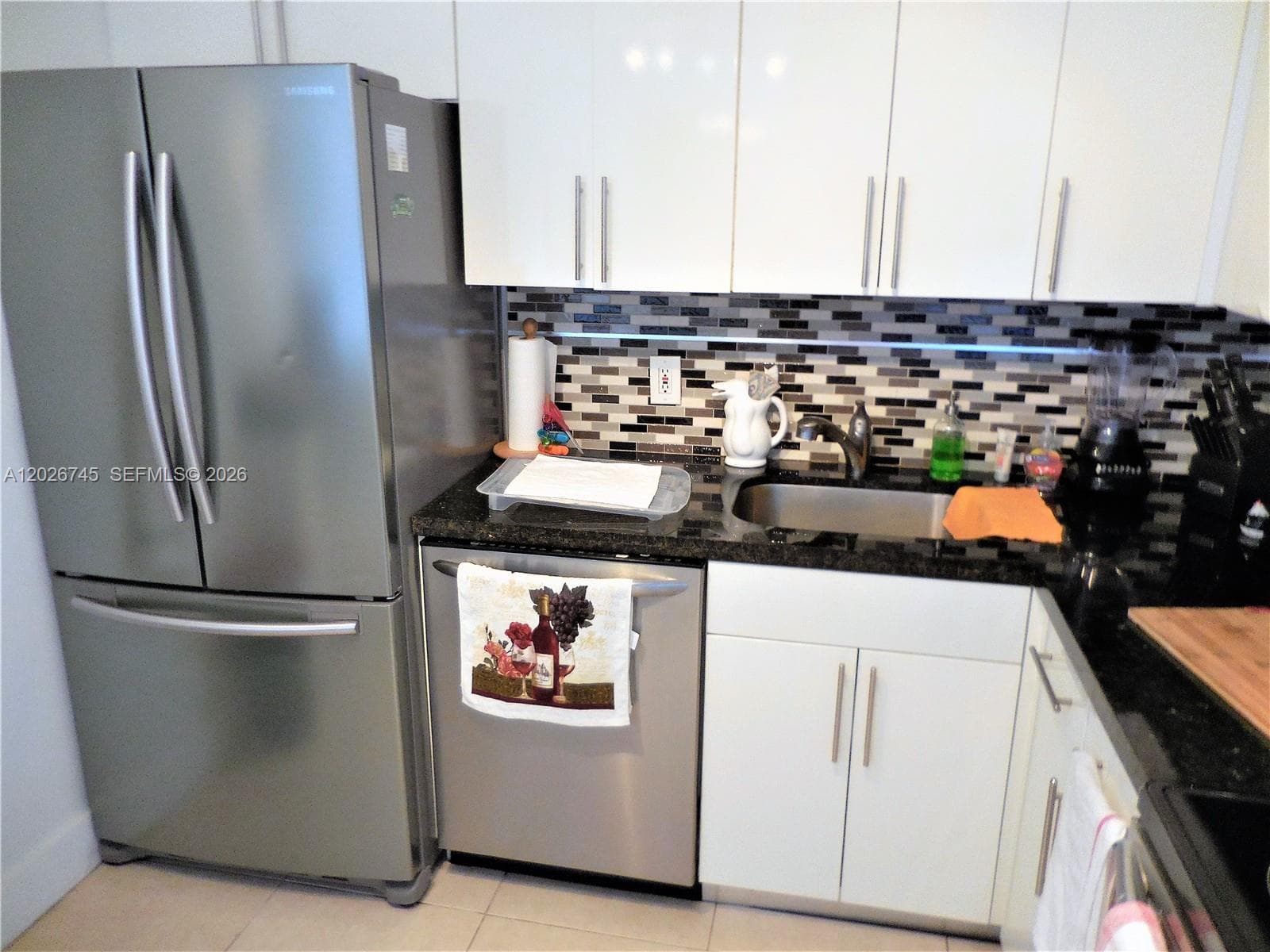A12026745 — Miami Beach — 41