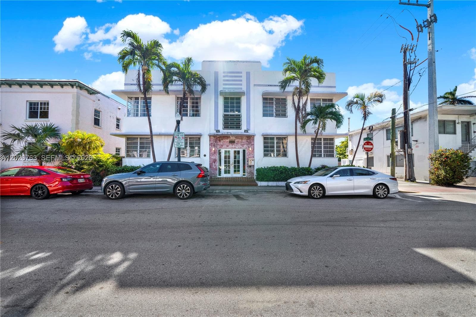 A12026763 — Miami Beach