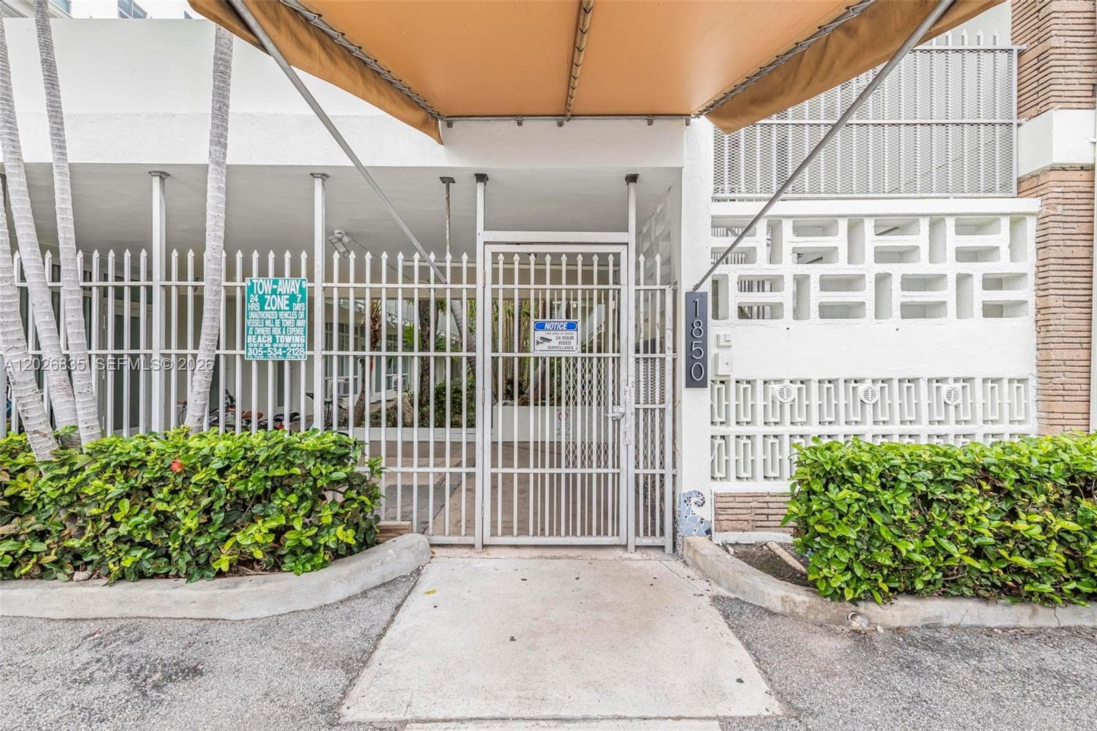 A12026835 — Miami Beach