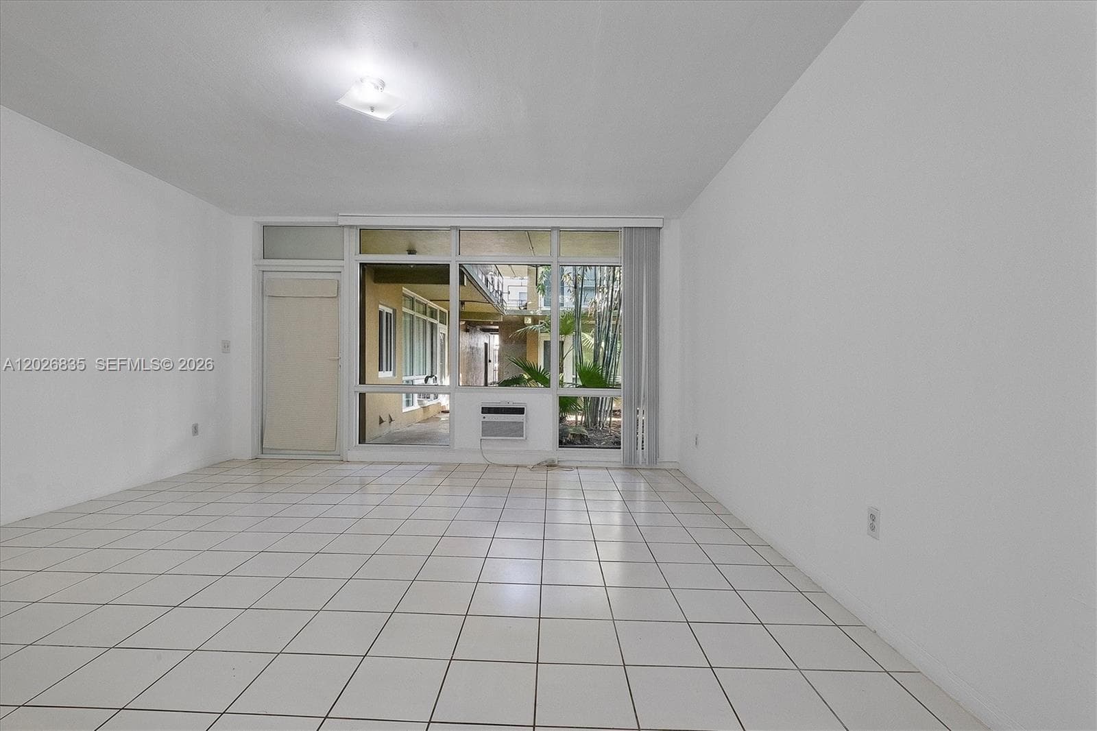 A12026835 — Miami Beach — 8