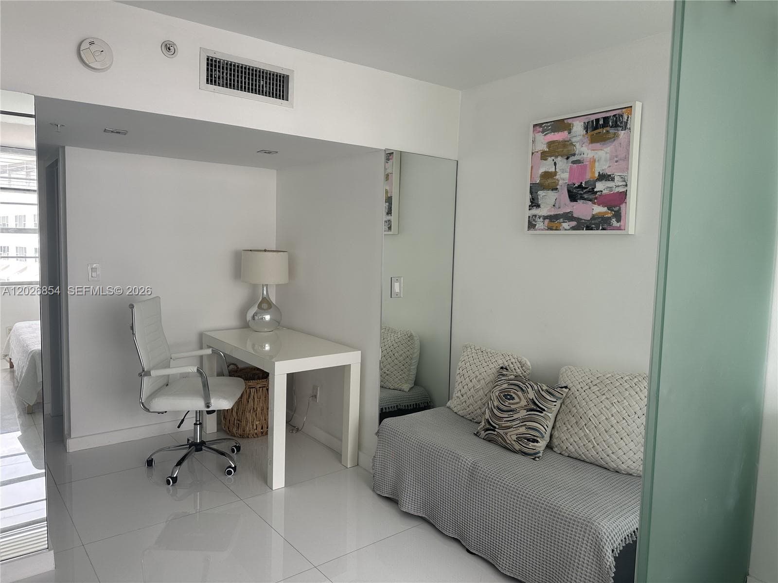 A12026854 — Miami Beach — 8