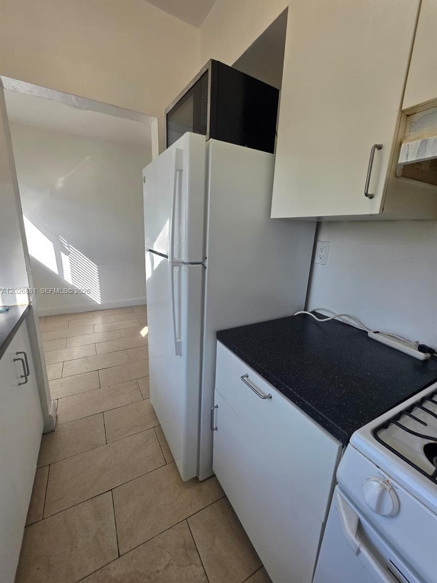 A12026861 — Miami Beach — 7