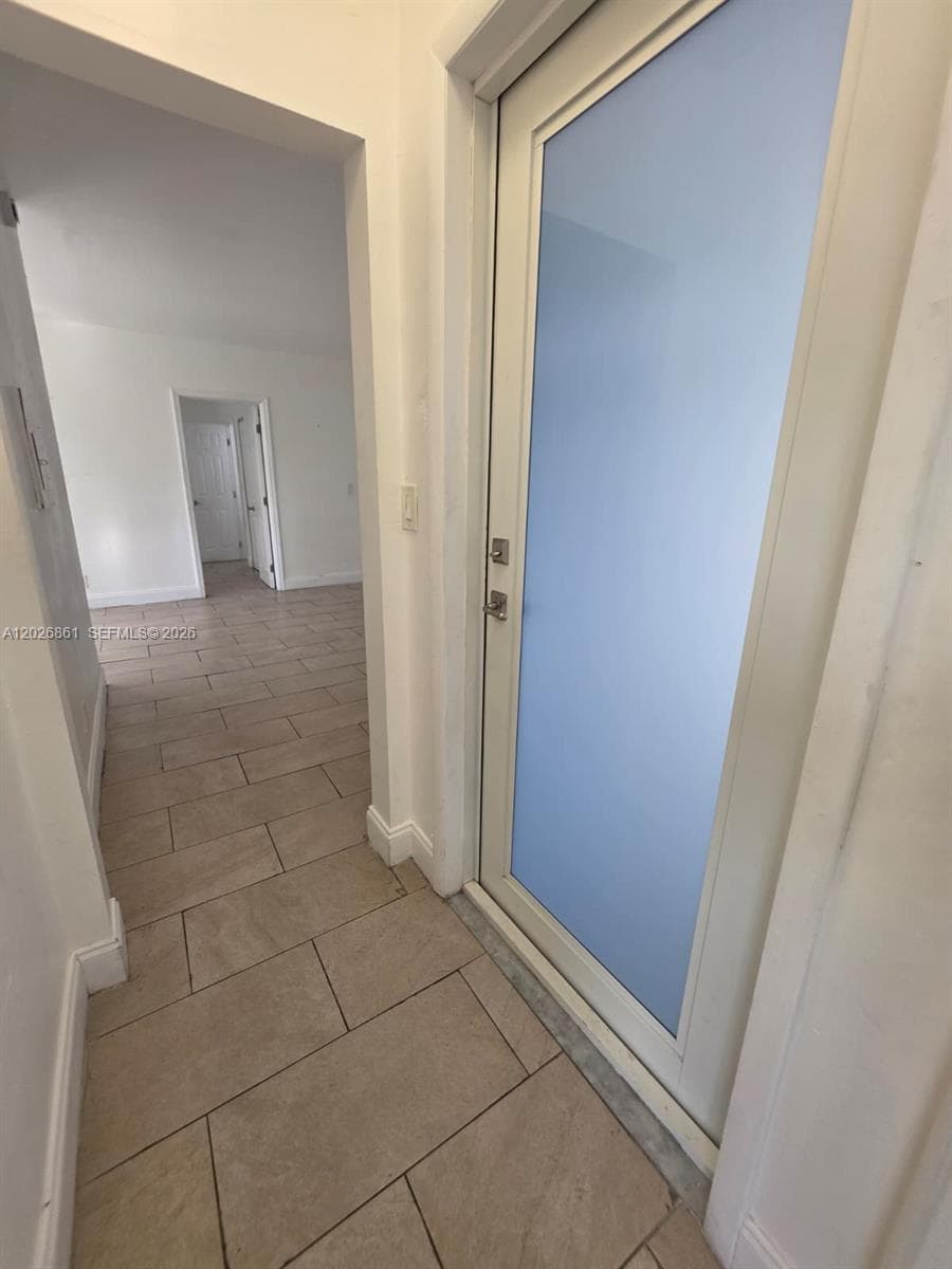 A12026861 — Miami Beach — 9