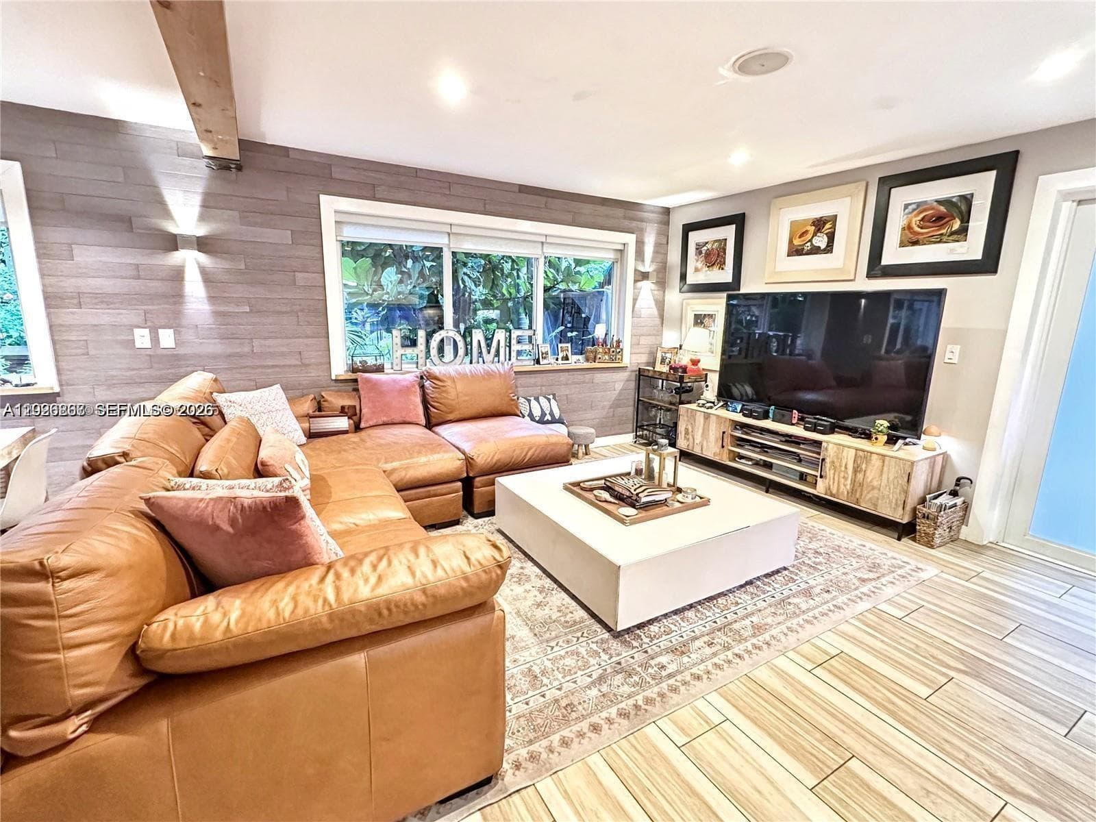 A12026867 — Miami Beach