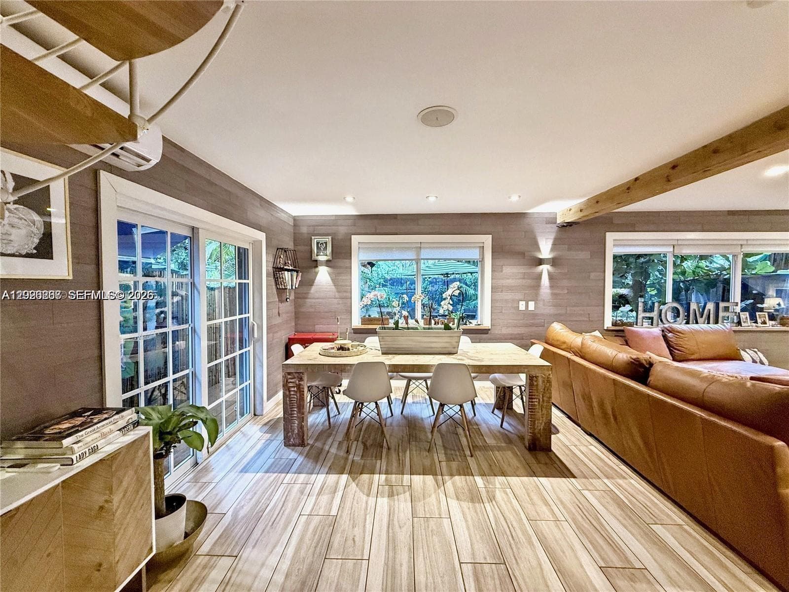 A12026867 — Miami Beach — 4