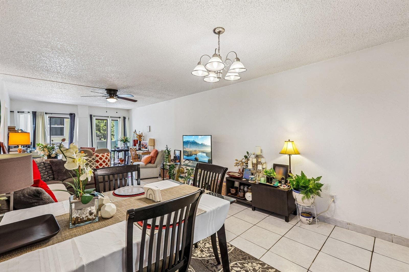 B26033857 — Miami Beach — 13