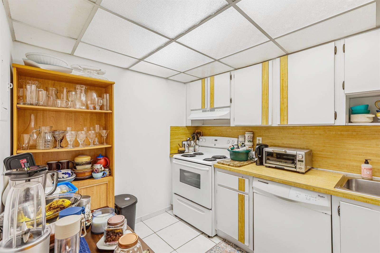 B26033857 — Miami Beach — 16