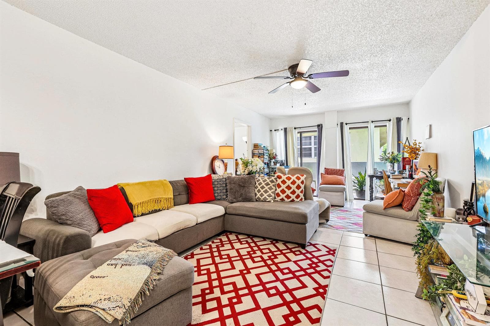 B26033857 — Miami Beach — 3