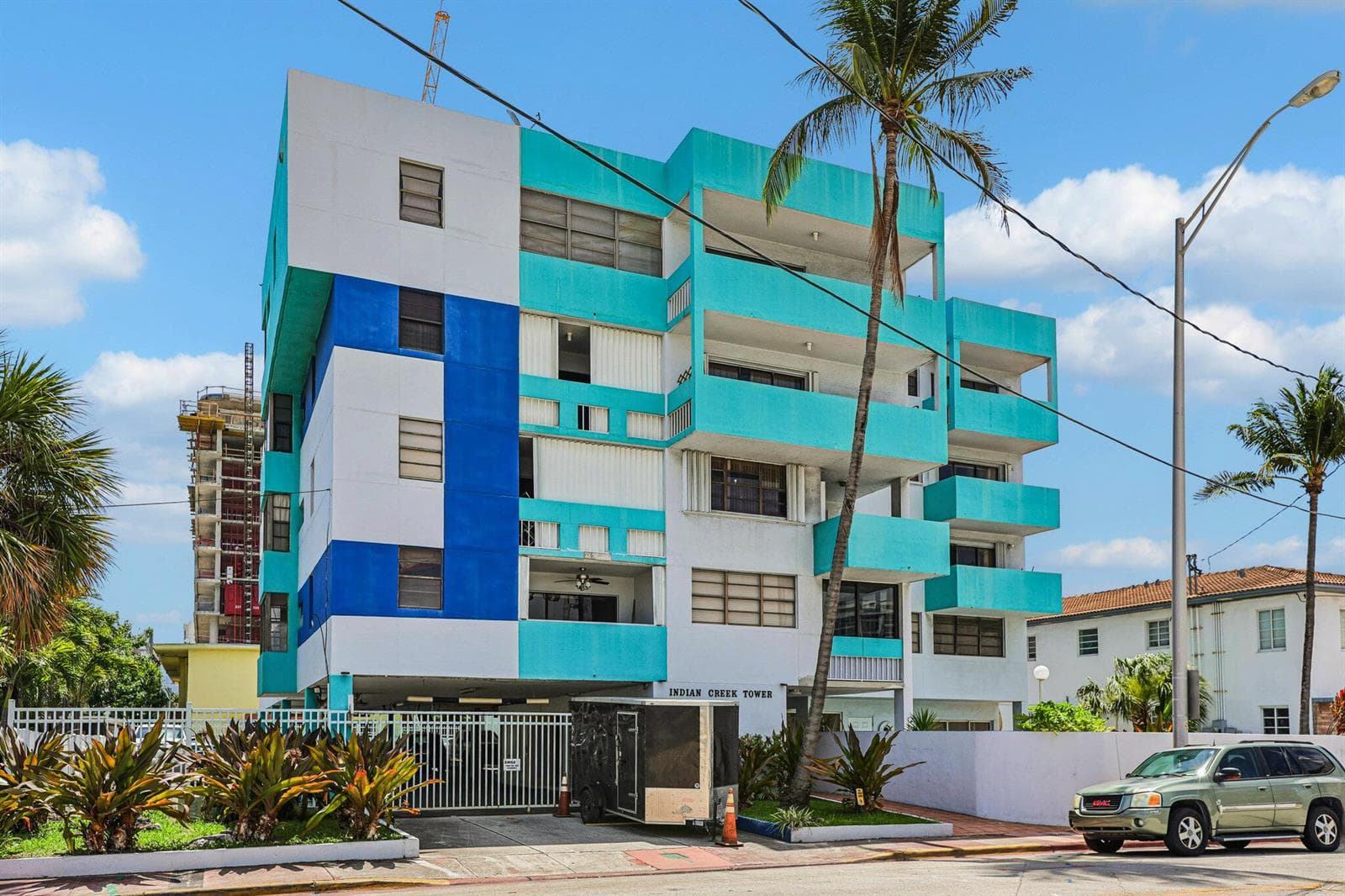 B26033857 — Miami Beach — 24