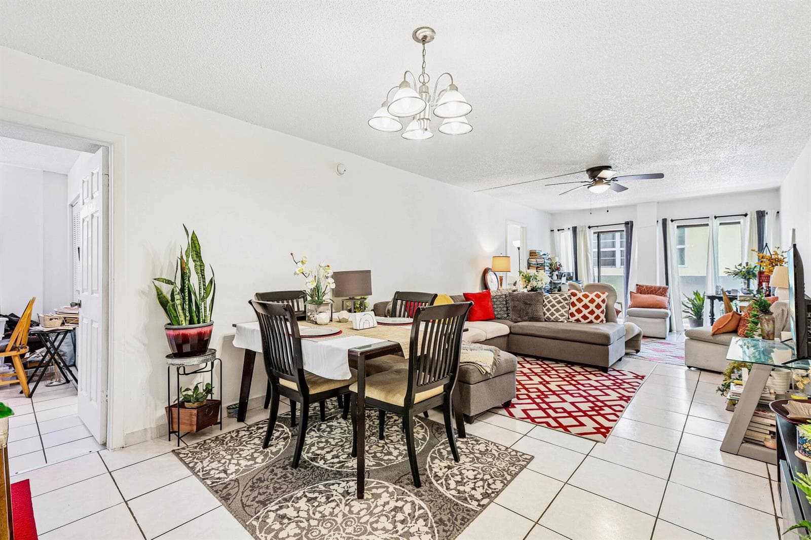 B26033857 — Miami Beach — 10