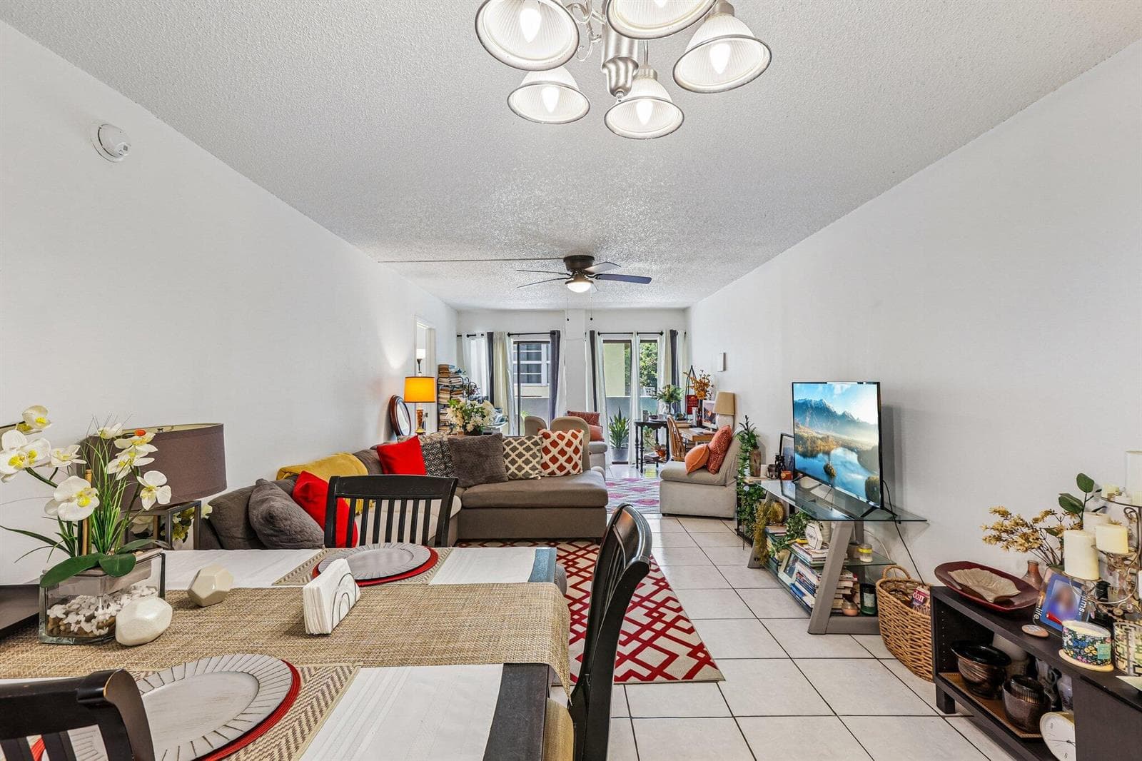 B26033857 — Miami Beach — 14