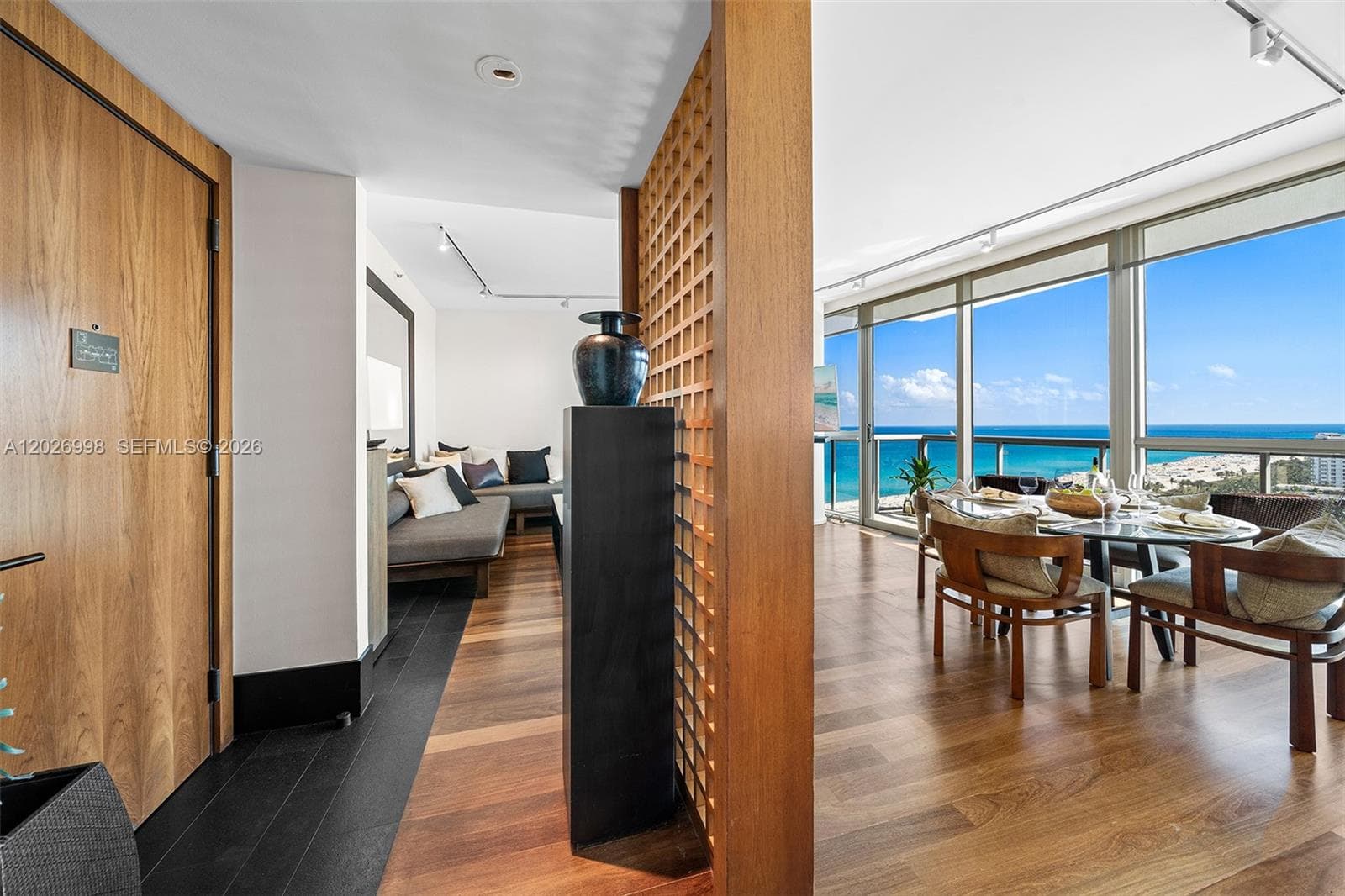 A12026998 — Miami Beach — 13